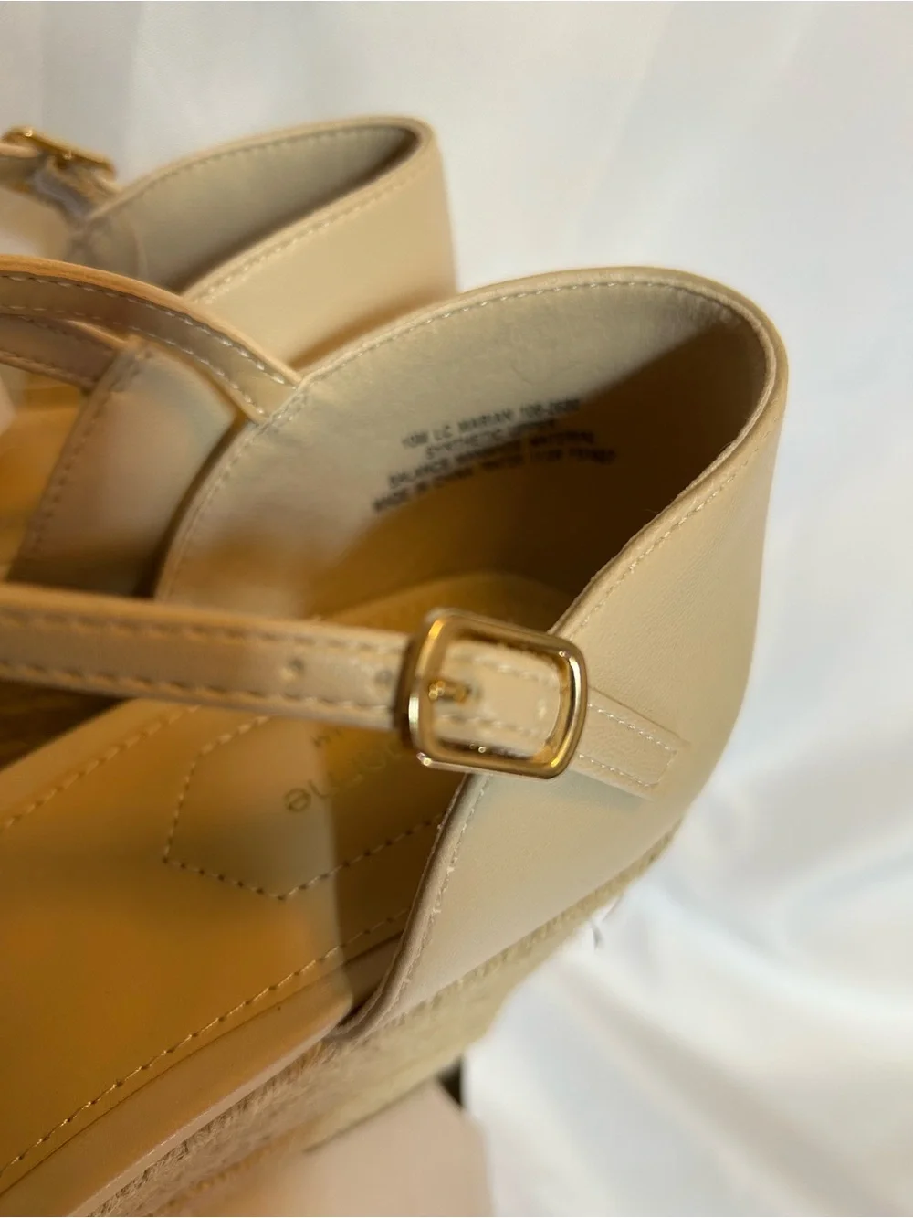 Liz Claiborne closed toe